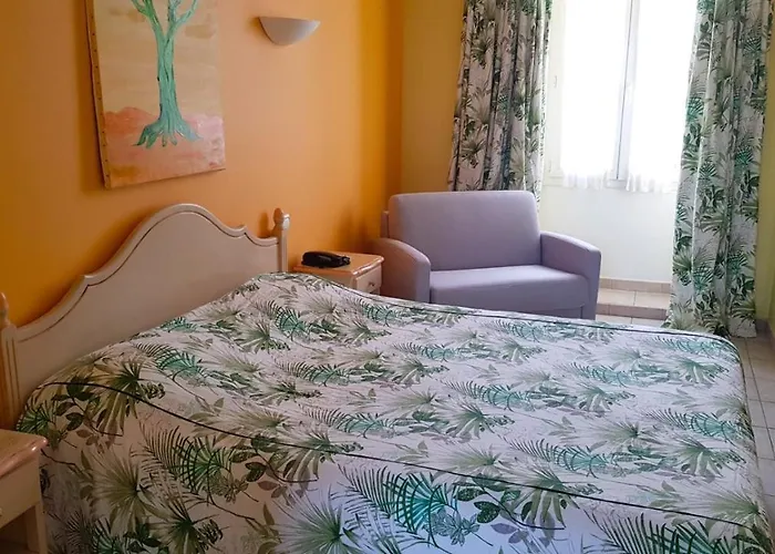 Les Palmiers 3* Сен-Тропе